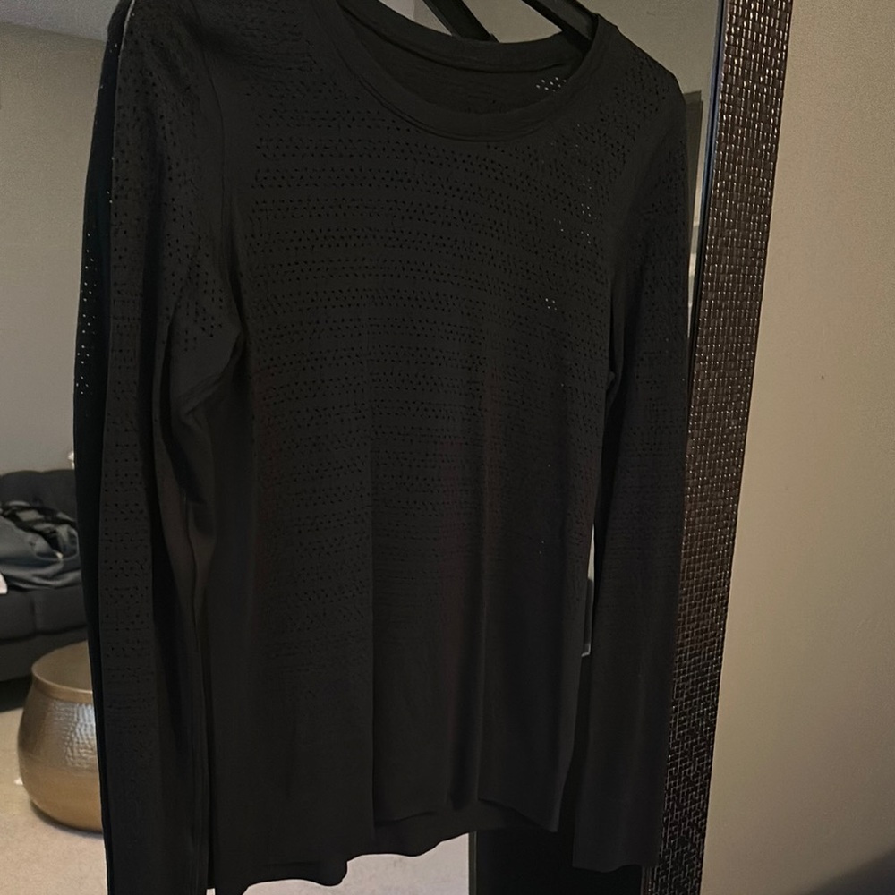 Lululemon swiftly breathe long sleeve top